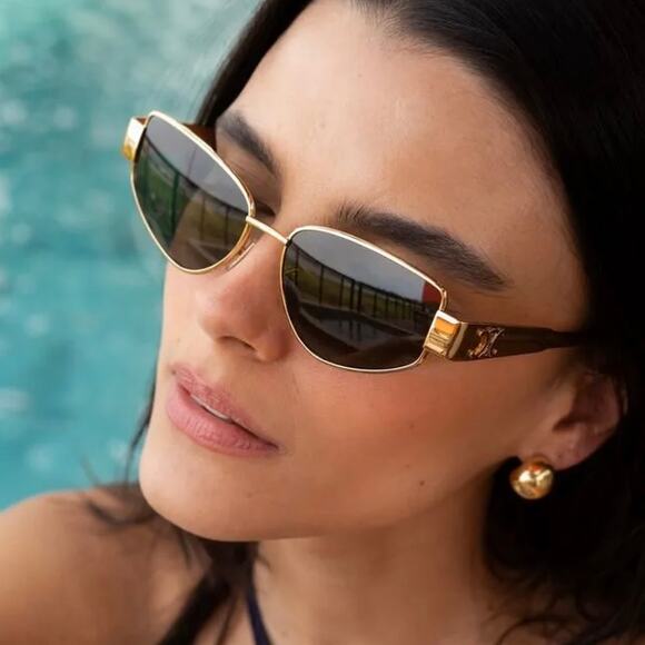 New, CELINE Sunglasses CL40293U 16V Authentic - Picture 14 of 16